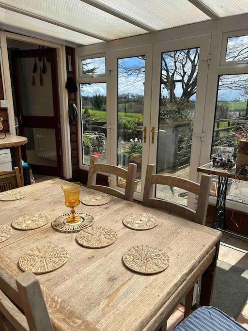 Wooden Cottage With Lake View Enniskillen Exterior foto